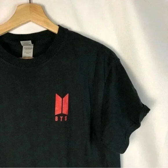 BTS Black & Red Speak Yourself World Tour Short Sleeve T-Shirt M - Picture 3 of 3